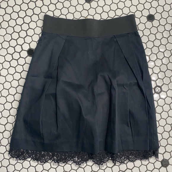 Elle Dresses & Skirts - Elle skirt size XS